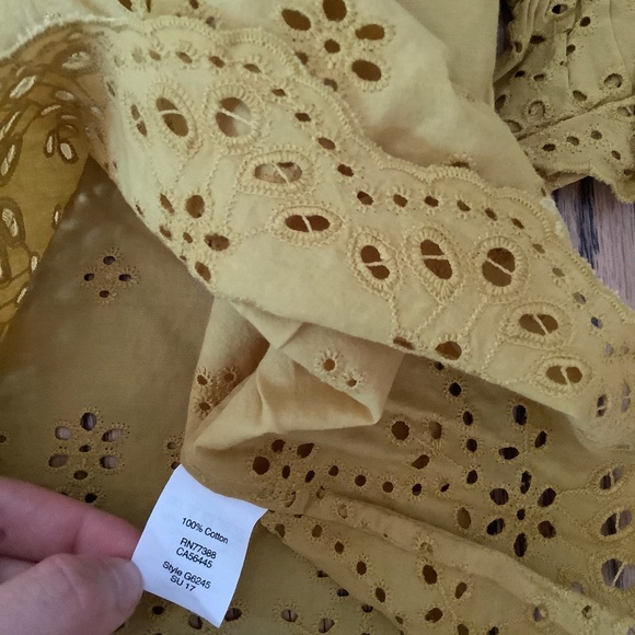 Madewell yellow off the shoulder eyelet top - Picture 6 of 6